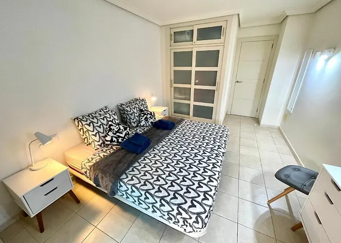 Gecko With Private Parking - 1 Minutes From The Oceanfront! Διαμέρισμα