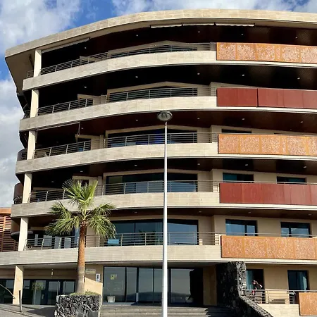 Gecko Apartment - Oceanfront Living, Pools & Private Parking - Puerto De Santiago, Los Gigantes, Tenerife Puerto de Santiago (Tenerife)