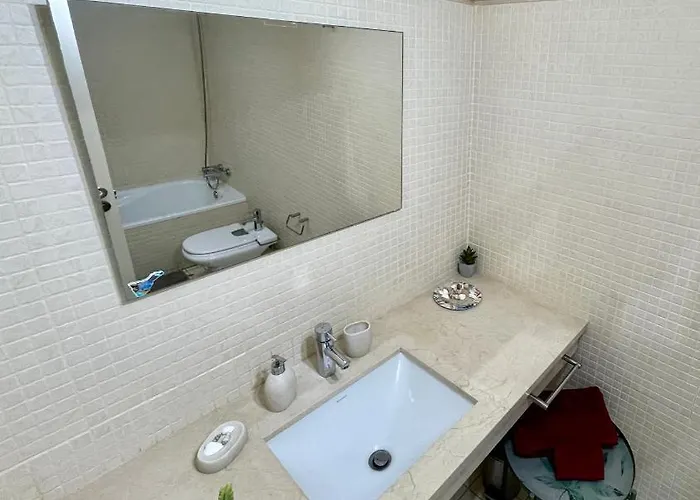 Gecko With Private Parking - 1 Minutes From The Oceanfront!